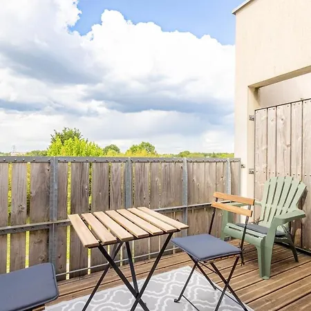 Daire Bright With Terrace And Parking