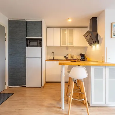 Daire Bright With Terrace And Parking *