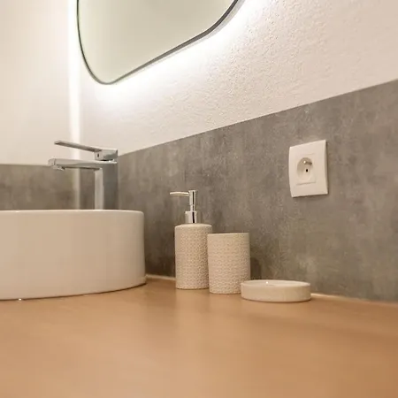 Bright With Terrace And Parking Appartamento Mérignac