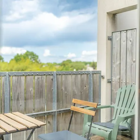Bright With Terrace And Parking Daire *